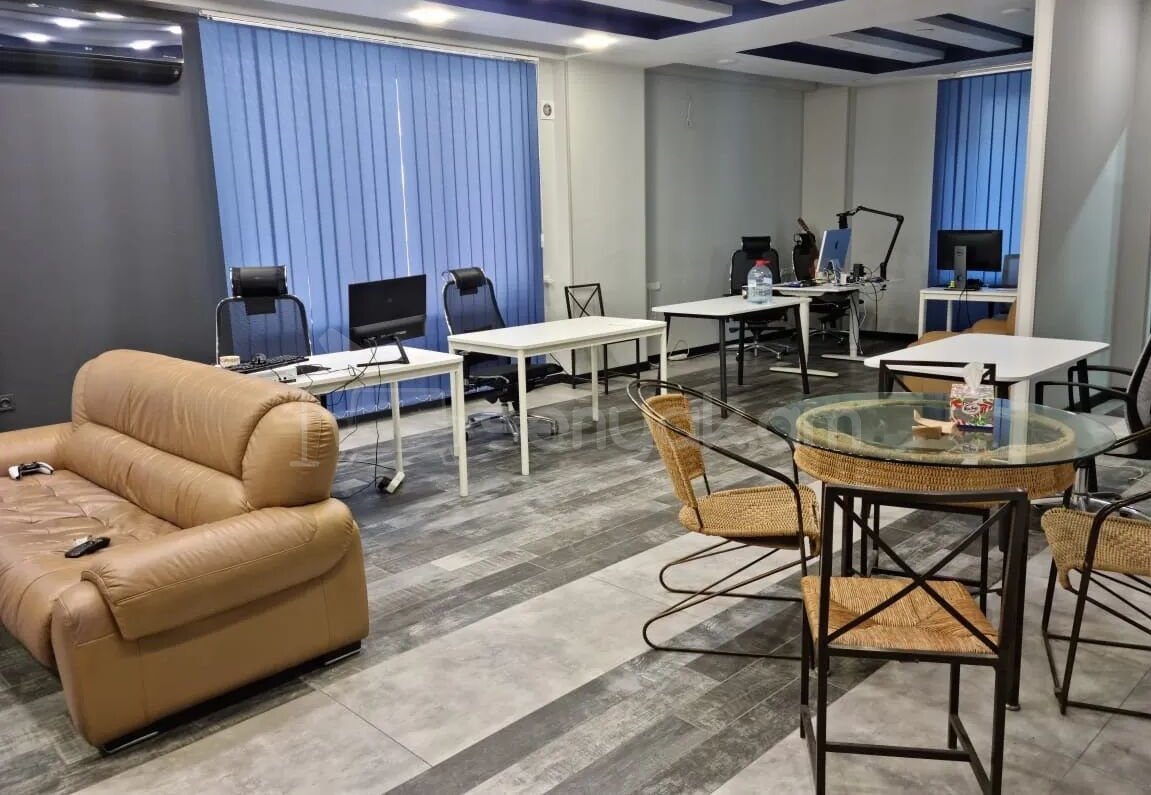 Օֆիսային Տարածք, 102քմ, Կապիտալ Վերանորոգված