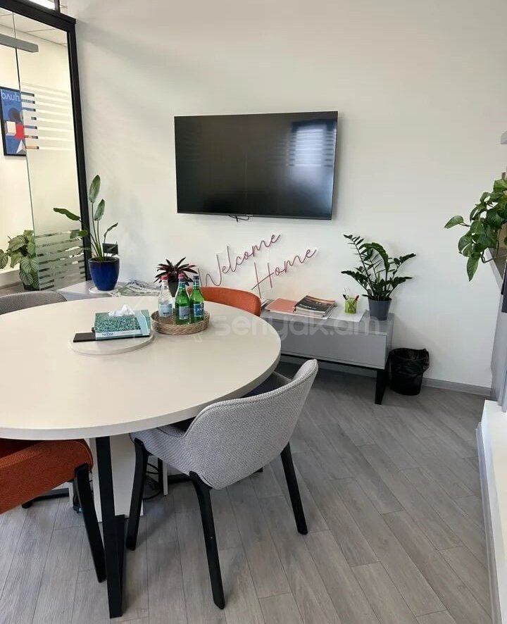 Օֆիսային Տարածք, 215քմ, Կապիտալ Վերանորոգված