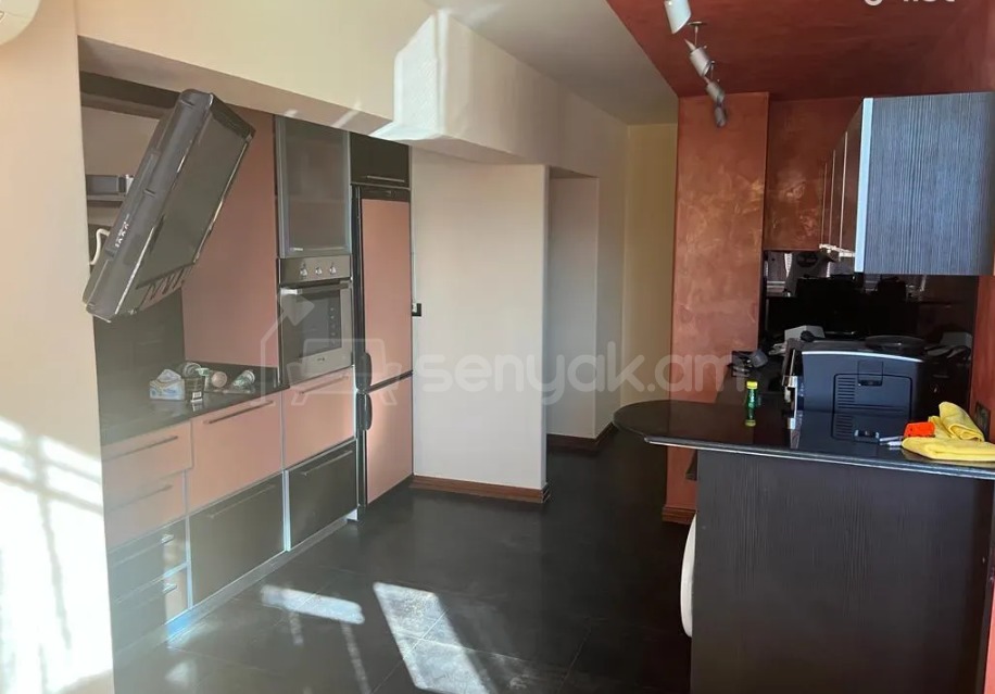 3 Սենյականոց Բնակարան, 97քմ, 7/12 հարկ, Կապիտալ Վերանորոգված