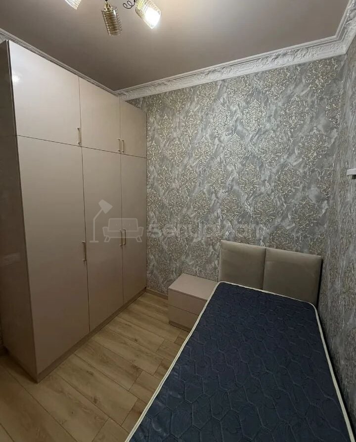 3 Սենյականոց Բնակարան Քարե Շենքում, 64քմ, 3/5 հարկ, Կապիտալ Վերանորոգված, Կահավորված