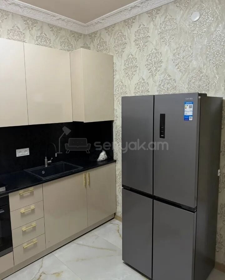 3 Սենյականոց Բնակարան Քարե Շենքում, 64քմ, 3/5 հարկ, Կապիտալ Վերանորոգված, Կահավորված