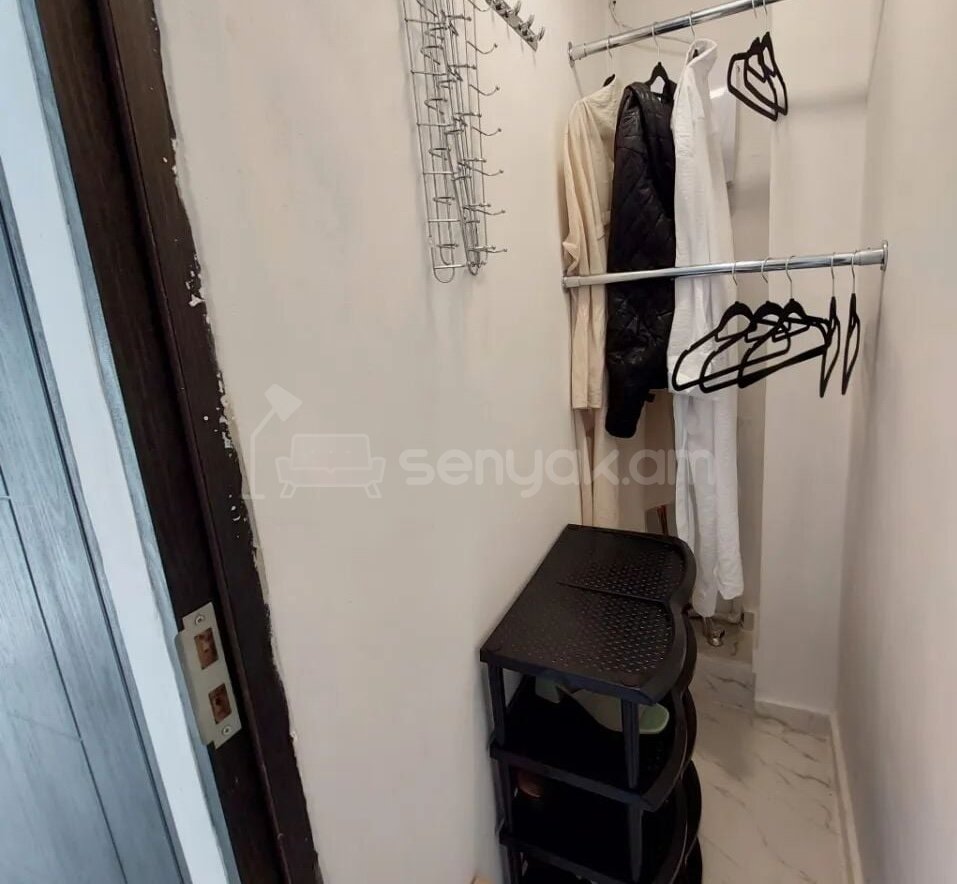 2 Սենյականոց Բնակարան Քարե Շենքում, 40քմ, 3/6 հարկ, Կապիտալ Վերանորոգված, Կահավորված