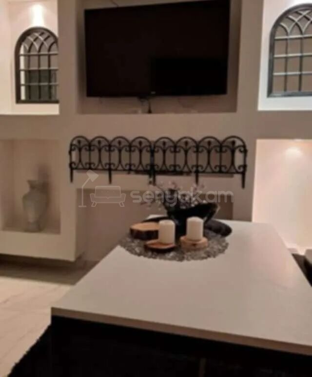 2 Սենյականոց Բնակարան Քարե Շենքում, 40քմ, 3/6 հարկ, Կապիտալ Վերանորոգված, Կահավորված