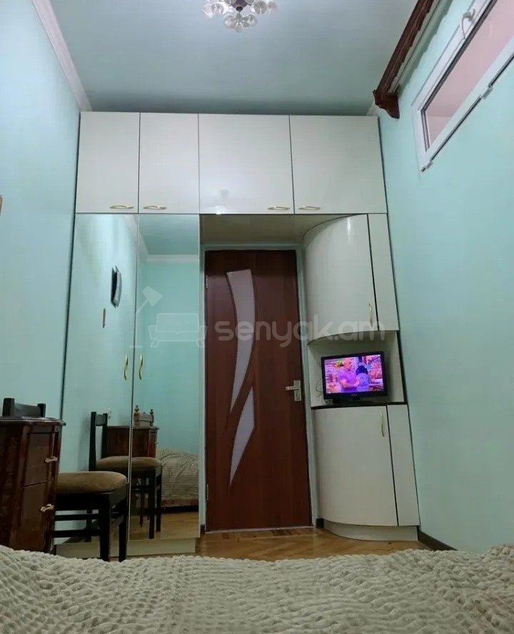 2 Սենյականոց Բնակարան Քարե Շենքում, 40քմ, 5/5 հարկ, Կապիտալ Վերանորոգված