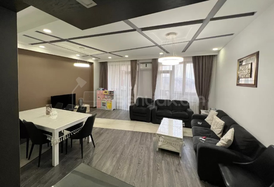 3 Սենյականոց Բնակարան Նորակառույցում, 114քմ, 8/14 հարկ, Կապիտալ Վերանորոգված