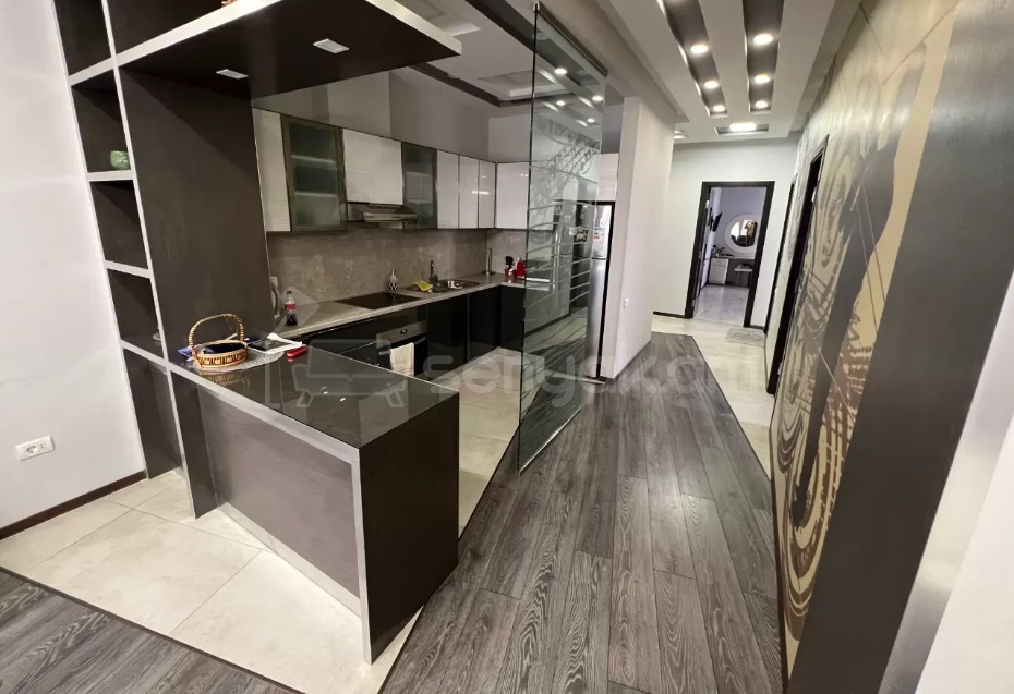 3 Սենյականոց Բնակարան Նորակառույցում, 114քմ, 8/14 հարկ, Կապիտալ Վերանորոգված