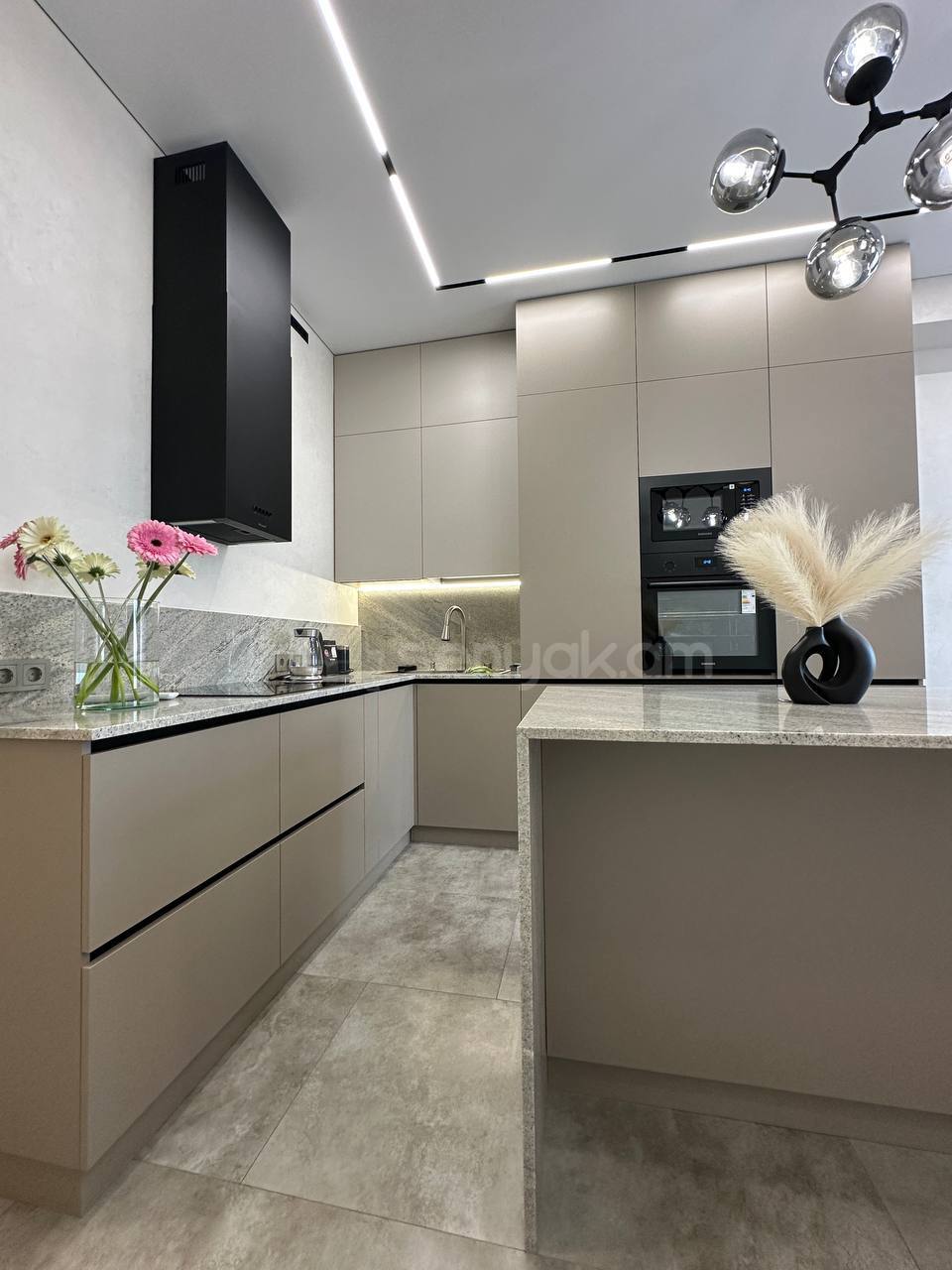 3 Սենյականոց Բնակարան Նորակառույցում, 85քմ, 7/12 հարկ, Դիզայներական Վերանորոգված, Կահավորված, Արևկող