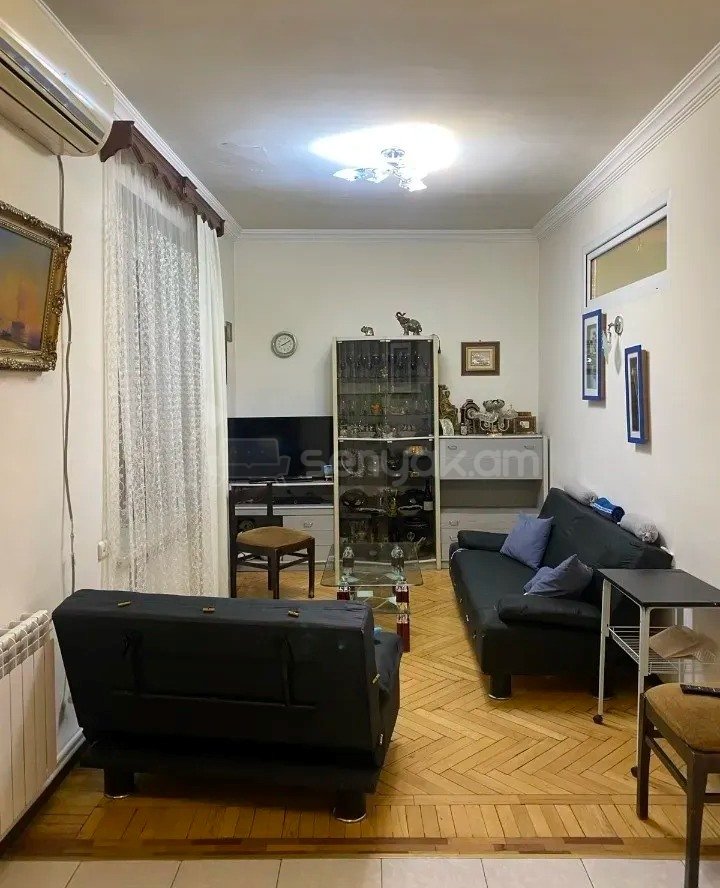 2 Սենյականոց Բնակարան Քարե Շենքում, 40քմ, 5/5 հարկ, Նորմալ Վիճակում