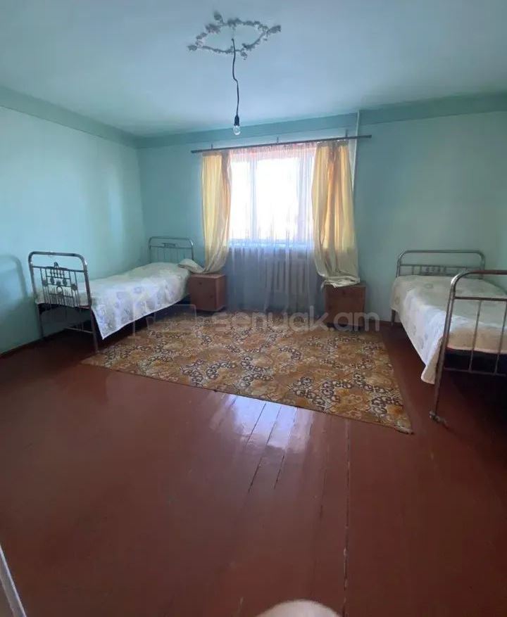 5 Սենյականոց Բնակարան Քարե Շենքում, 140քմ, 2/2 հարկ, Նորմալ Վիճակում