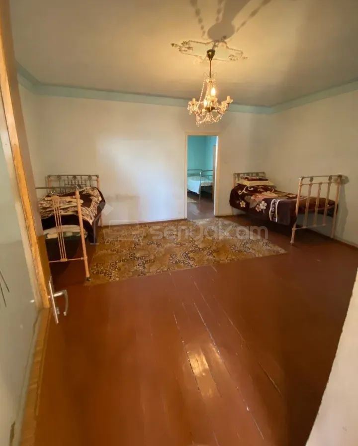 5 Սենյականոց Բնակարան Քարե Շենքում, 140քմ, 2/2 հարկ, Նորմալ Վիճակում