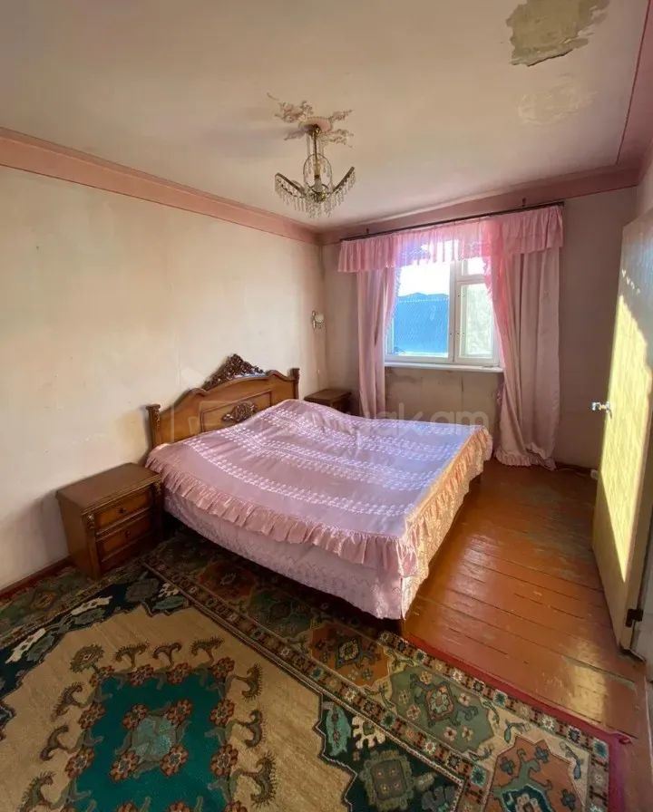 5 Սենյականոց Բնակարան Քարե Շենքում, 140քմ, 2/2 հարկ, Նորմալ Վիճակում