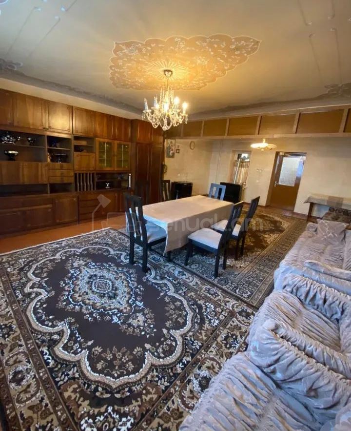 5 Սենյականոց Բնակարան Քարե Շենքում, 140քմ, 2/2 հարկ, Նորմալ Վիճակում