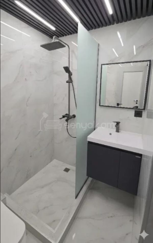 3 Սենյականոց Բնակարան Քարե Շենքում, 84քմ, 2/5 հարկ, Կապիտալ Վերանորոգված, Կահավորված, Արևկող