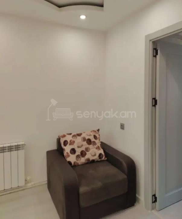 3 Սենյականոց Բնակարան Քարե Շենքում, 84քմ, 2/5 հարկ, Կապիտալ Վերանորոգված, Կահավորված, Արևկող