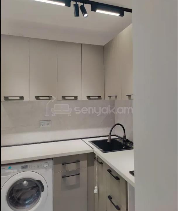 3 Սենյականոց Բնակարան Քարե Շենքում, 84քմ, 2/5 հարկ, Կապիտալ Վերանորոգված, Կահավորված, Արևկող