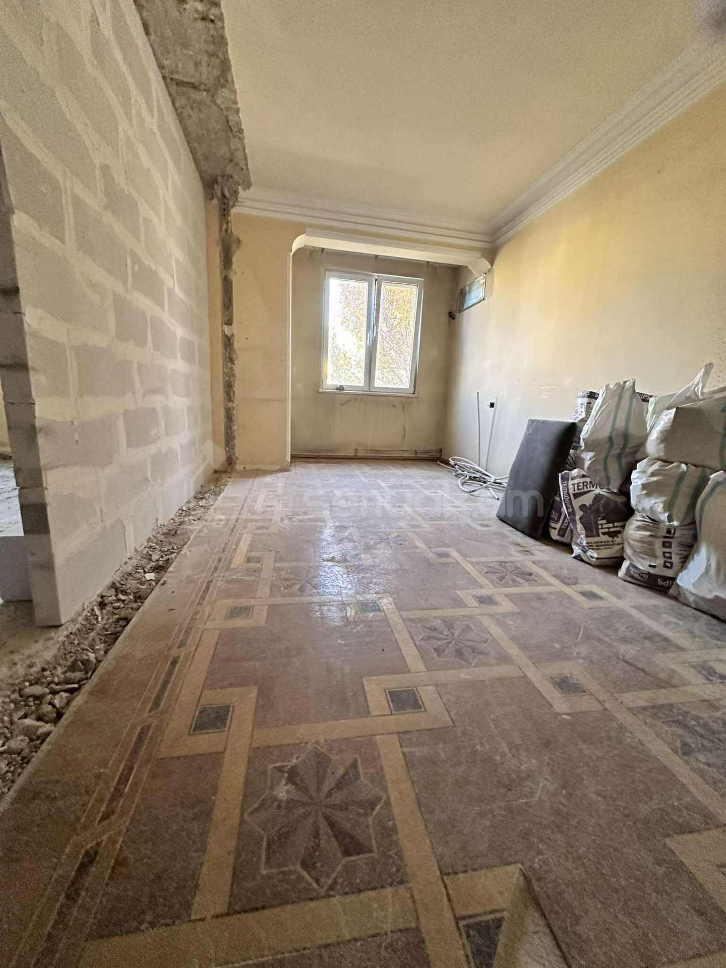 2 Սենյականոց Բնակարան Քարե Շենքում, 35քմ, 3/5 հարկ, Զրոյական Վիճակում