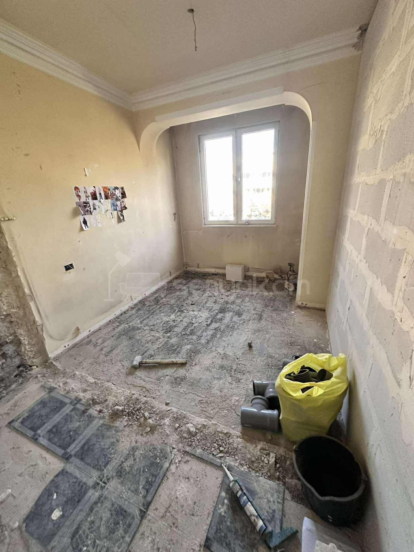 2 Սենյականոց Բնակարան Քարե Շենքում, 35քմ, 3/5 հարկ, Զրոյական Վիճակում