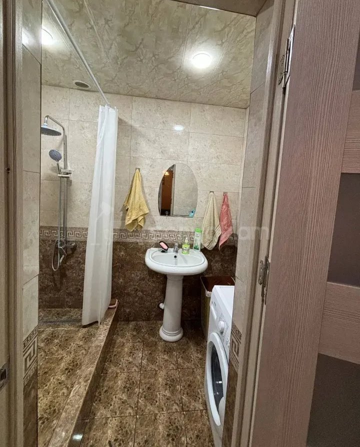 4 Սենյականոց Բնակարան Քարե Շենքում, 105քմ, 3/4 հարկ, Կոսմետիկ Վերանորոգված