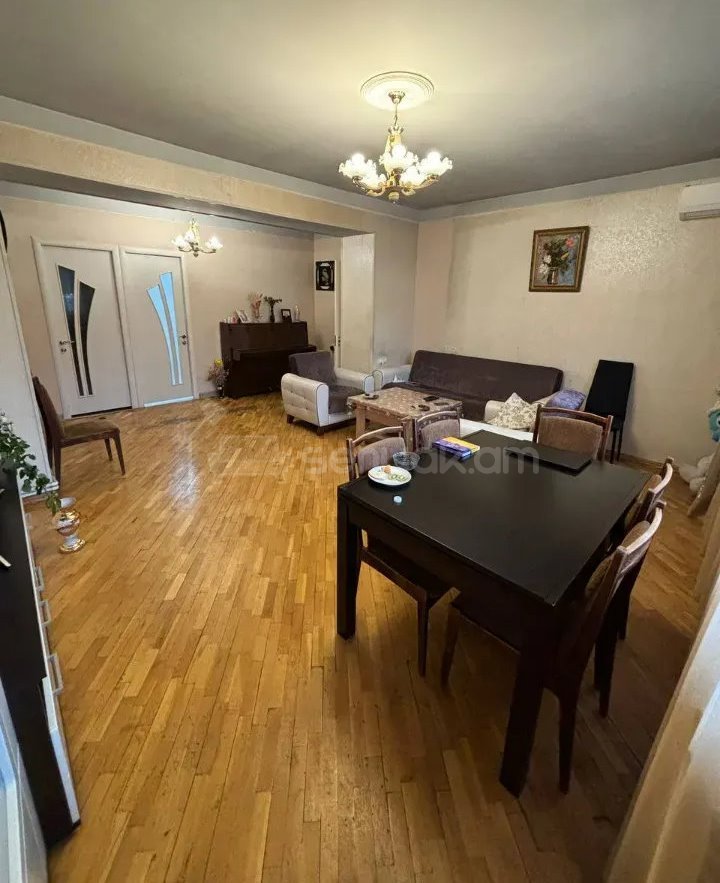 4 Սենյականոց Բնակարան Քարե Շենքում, 105քմ, 3/4 հարկ, Կոսմետիկ Վերանորոգված