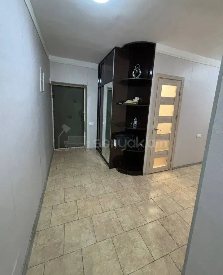 4 Սենյականոց Բնակարան Քարե Շենքում, 105քմ, 3/4 հարկ, Կոսմետիկ Վերանորոգված