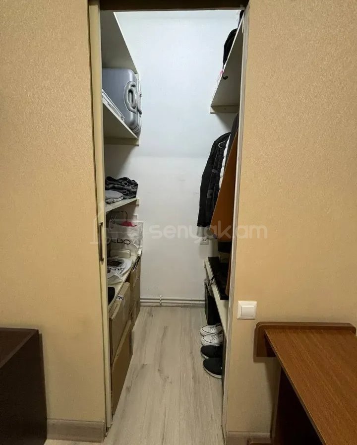 4 Սենյականոց Բնակարան Քարե Շենքում, 105քմ, 3/4 հարկ, Կոսմետիկ Վերանորոգված