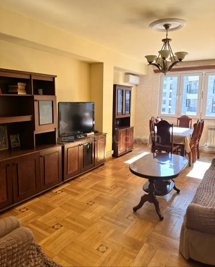 3 Սենյականոց Բնակարան Քարե Շենքում, 72քմ, 13/16 հարկ, Կապիտալ Վերանորոգված, Կահավորված