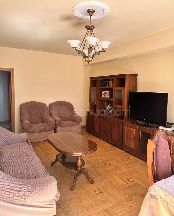 3 Սենյականոց Բնակարան Քարե Շենքում, 72քմ, 13/16 հարկ, Կապիտալ Վերանորոգված, Կահավորված