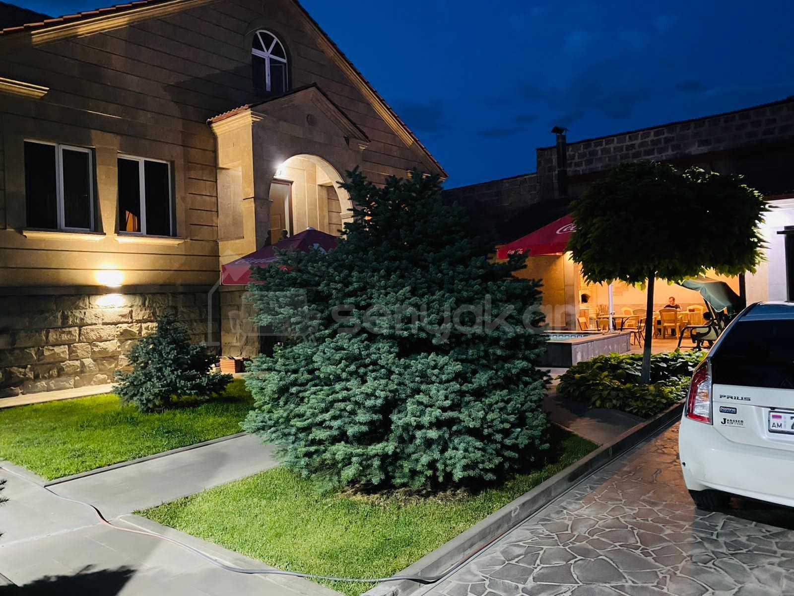 6 Սենյականոց Շքեղ Առանձնատուն, 250քմ, Լողավազանով