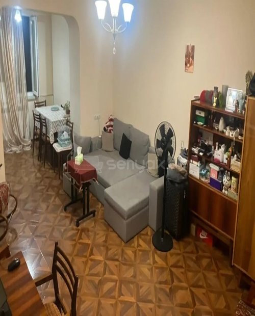 1 Սենյականոց Բնակարան Քարե Շենքում, 43քմ, 2/5 հարկ, Կոսմետիկ Վերանորոգված, Կահավորված, Արևկող