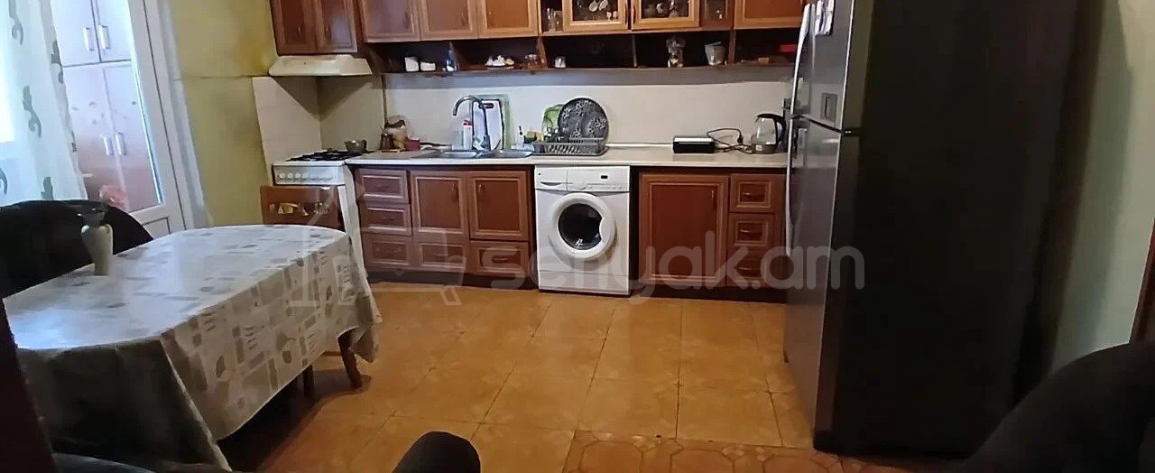 3 Սենյականոց Բնակարան, 81քմ, 4/4 հարկ, Նորմալ Վիճակում