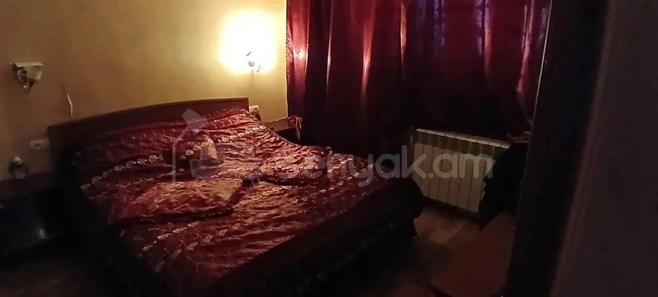 3 Սենյականոց Բնակարան, 81քմ, 4/4 հարկ, Նորմալ Վիճակում