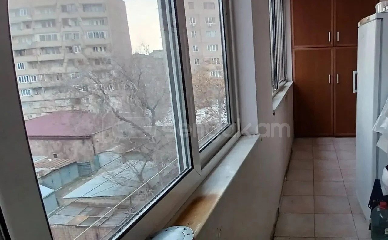 3 Սենյականոց Բնակարան, 81քմ, 4/4 հարկ, Նորմալ Վիճակում