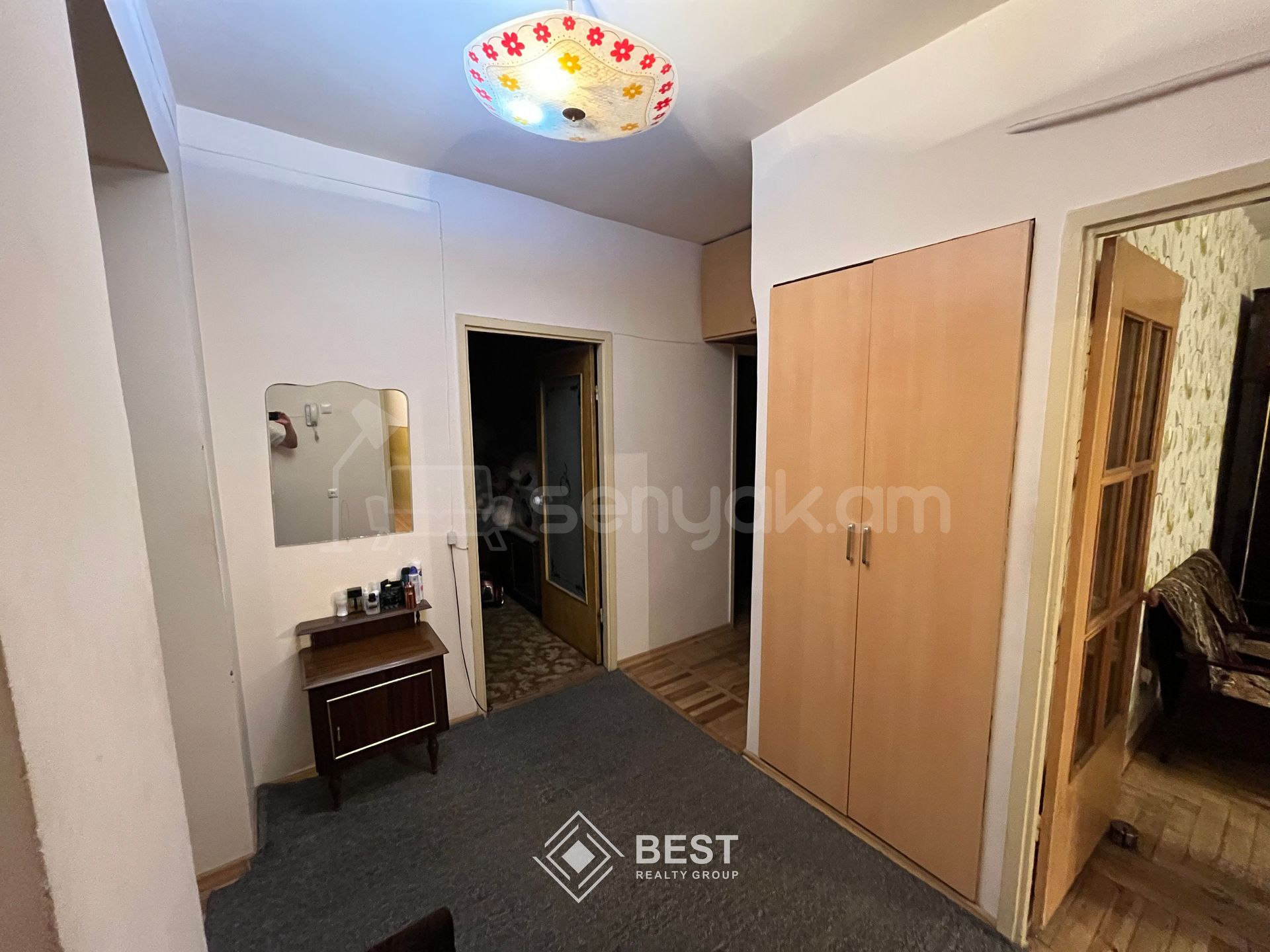 4 Սենյականոց Բնակարան Քարե Շենքում, 90քմ, 3/5 հարկ, Կոսմետիկ Վերանորոգված