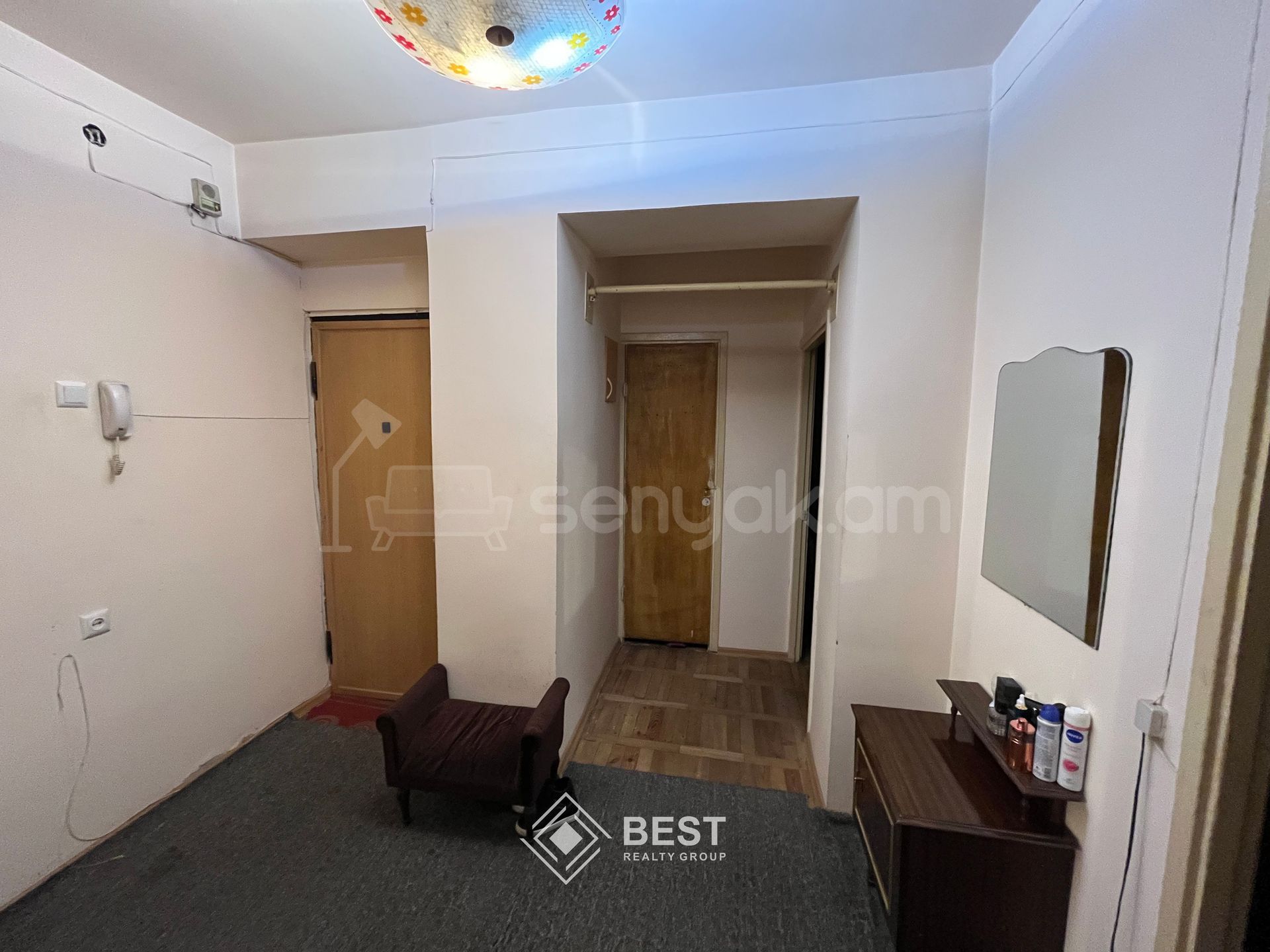 4 Սենյականոց Բնակարան Քարե Շենքում, 90քմ, 3/5 հարկ, Կոսմետիկ Վերանորոգված