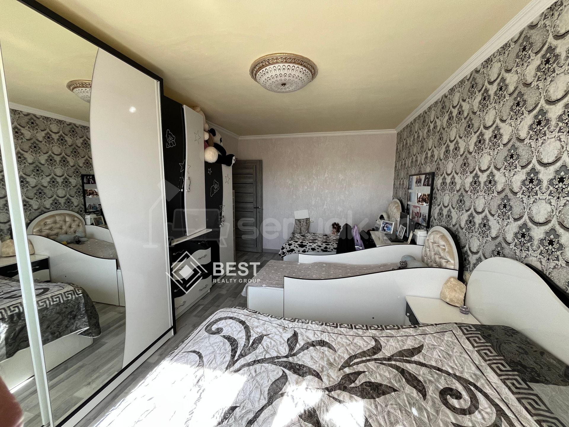 2 Սենյականոց Բնակարան Քարե Շենքում, 50քմ, 5/5 հարկ, Կապիտալ Վերանորոգված