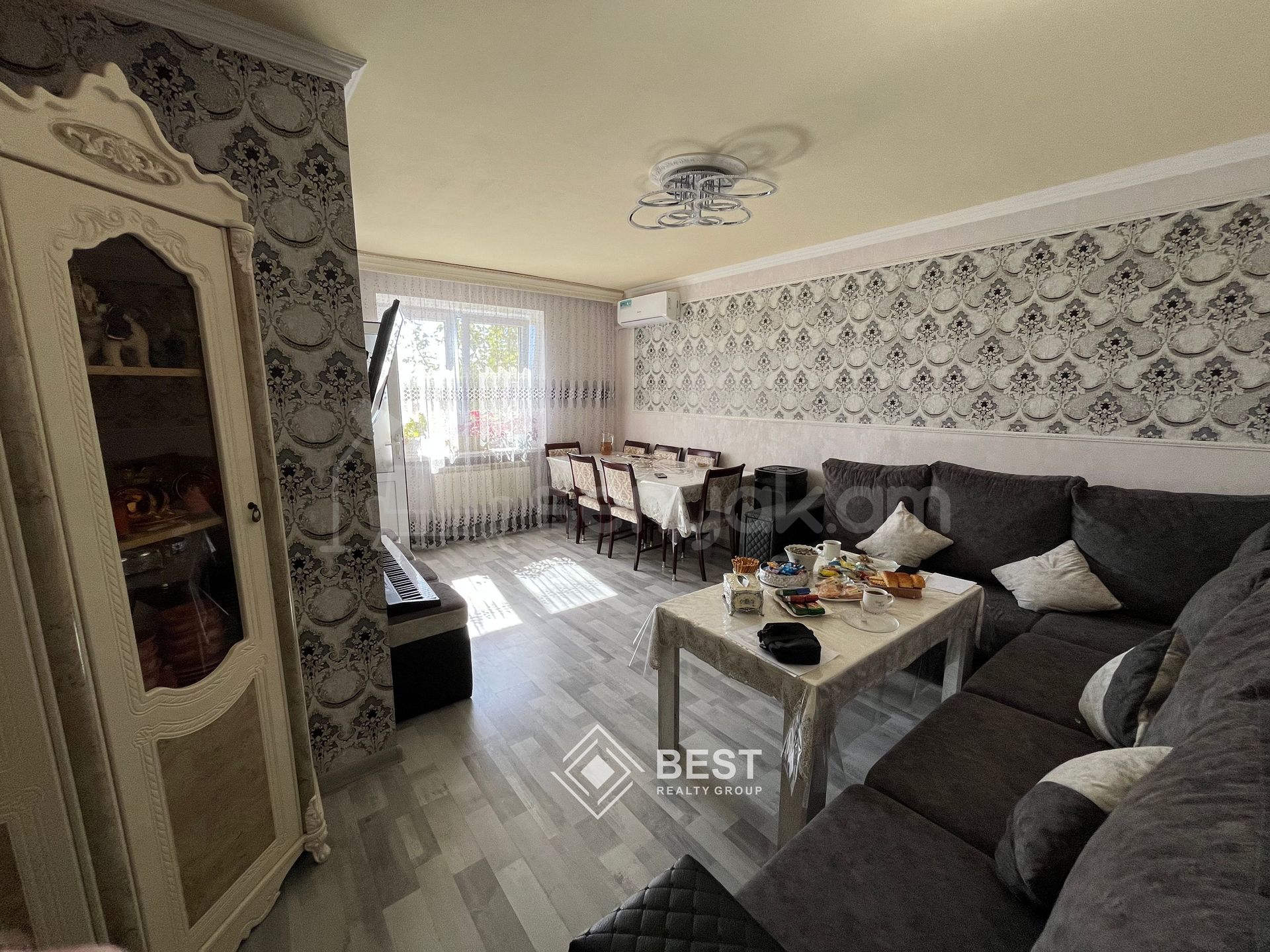 2 Սենյականոց Բնակարան Քարե Շենքում, 50քմ, 5/5 հարկ, Կապիտալ Վերանորոգված