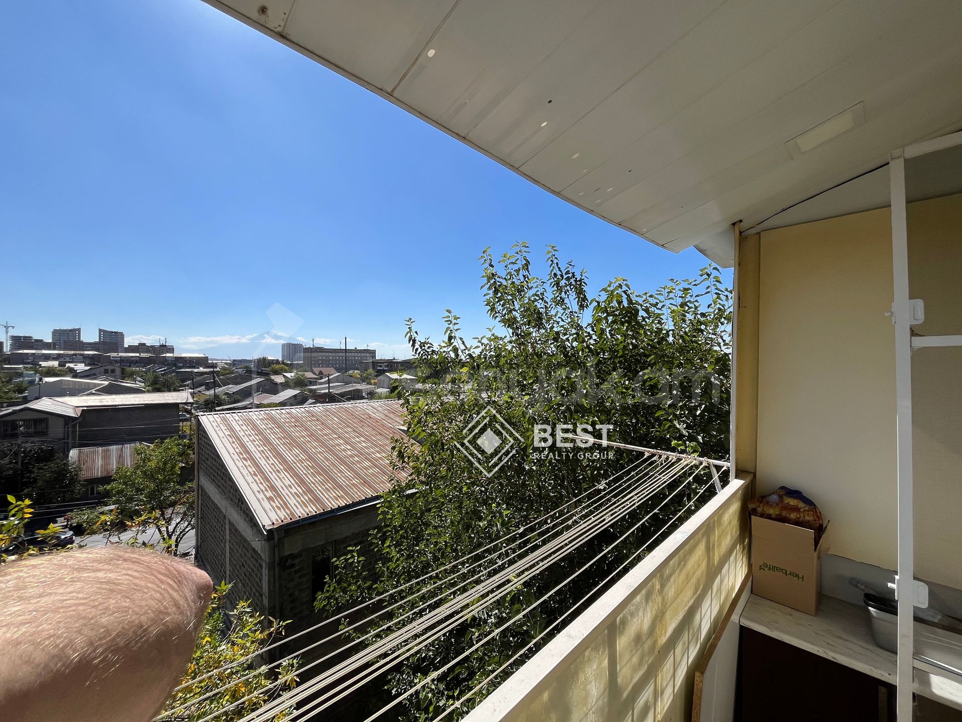 2 Սենյականոց Բնակարան Քարե Շենքում, 50քմ, 5/5 հարկ, Կապիտալ Վերանորոգված