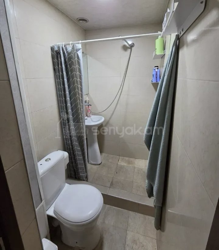 1 Սենյականոց Բնակարան Քարե Շենքում, 45քմ, 3/5 հարկ, Նորմալ Վիճակում, Կահավորված