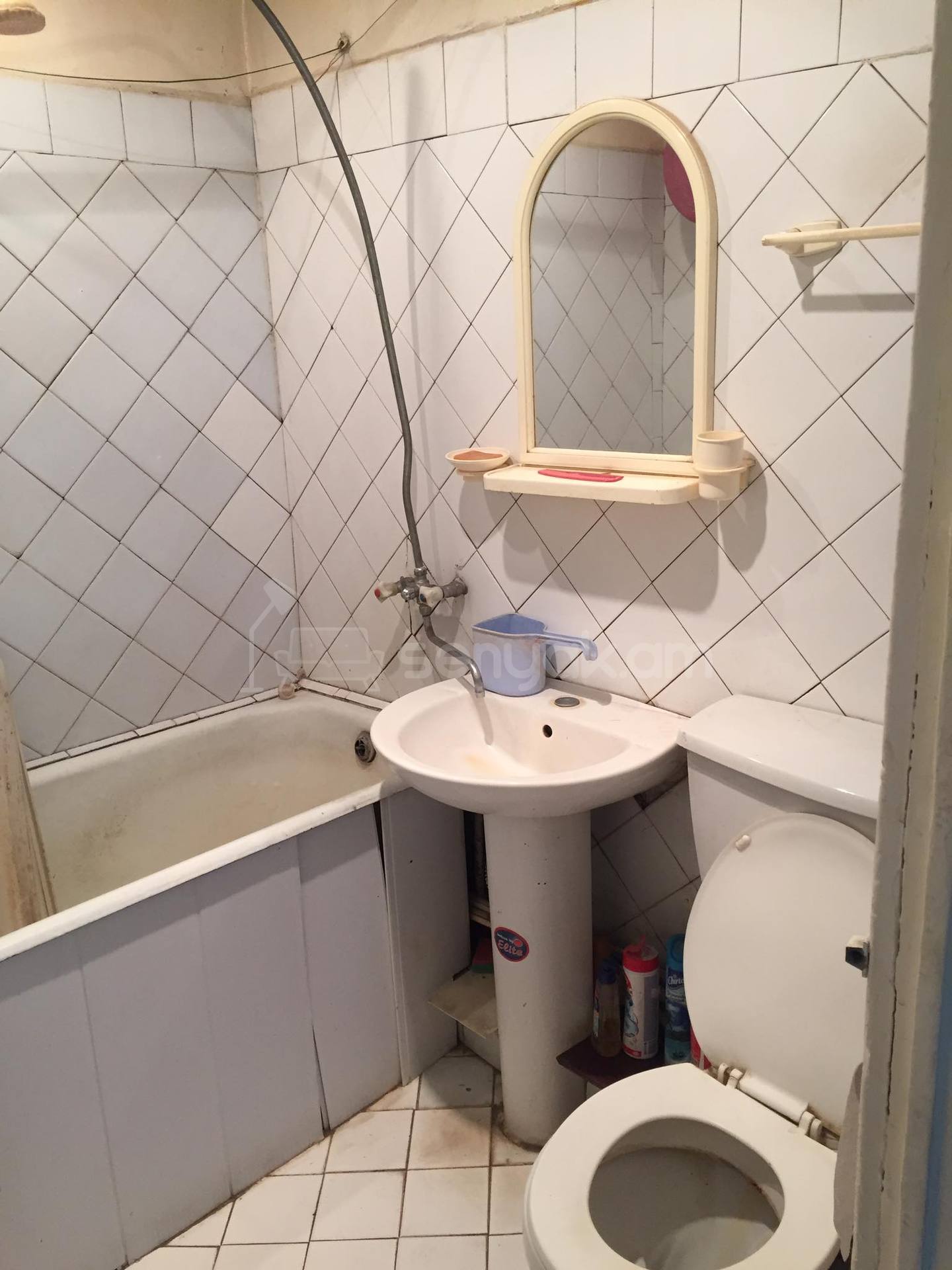 2 Սենյականոց Բնակարան, 60քմ, 3/5 հարկ, Նորմալ Վիճակում, Կահավորված