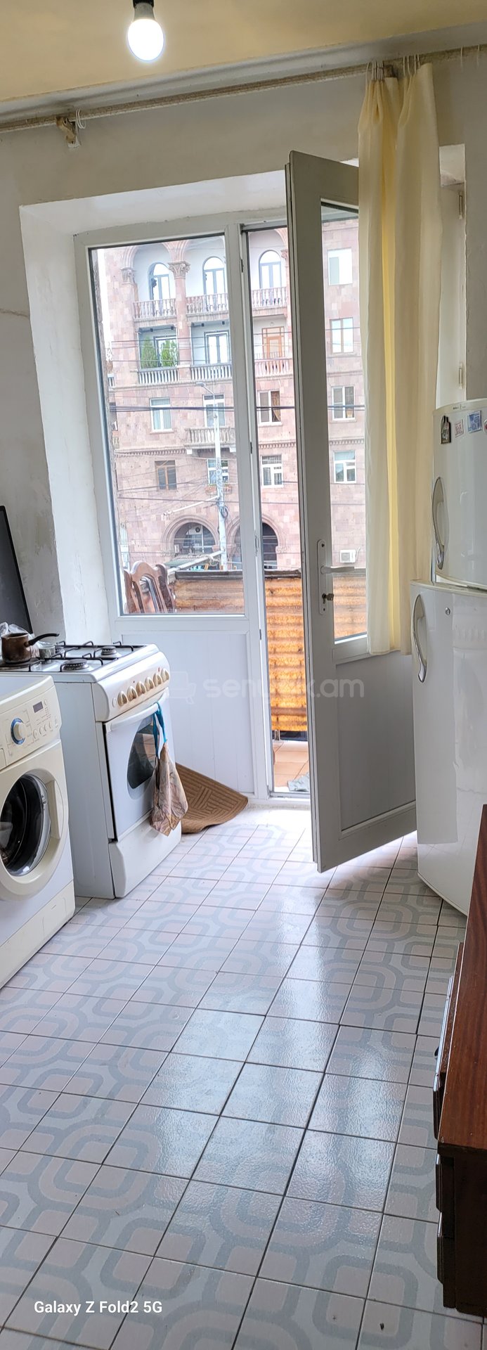 1 Սենյականոց Բնակարան Քարե Շենքում, 37քմ, 3/5 հարկ, Կապիտալ Վերանորոգված, Կահավորված