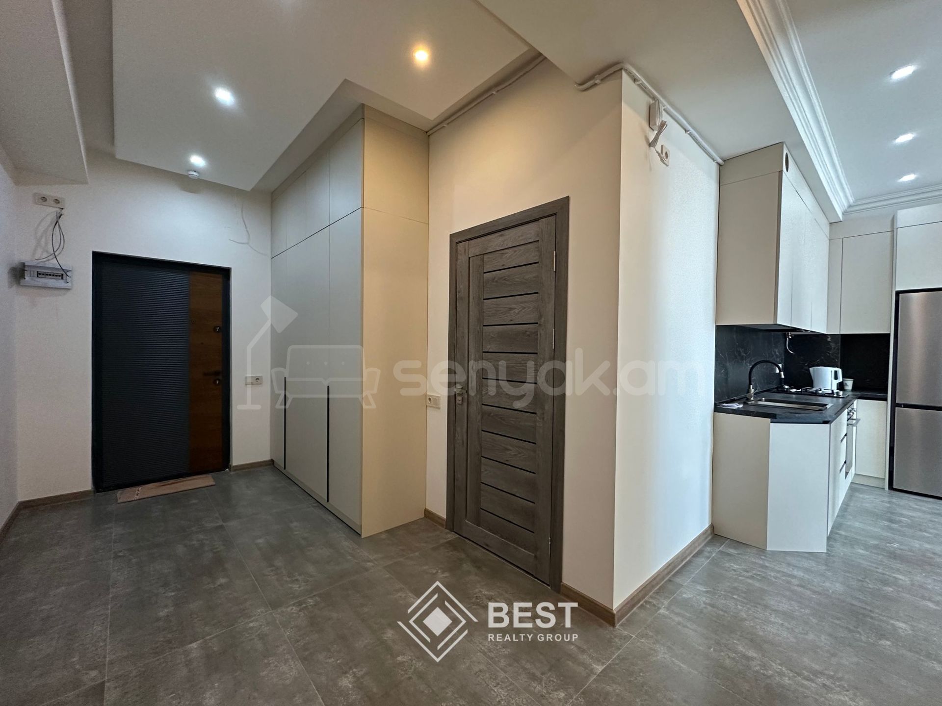 2 Սենյականոց Բնակարան, 52քմ, 13/15 հարկ, Կապիտալ Վերանորոգված, Կահավորված, Արևկող