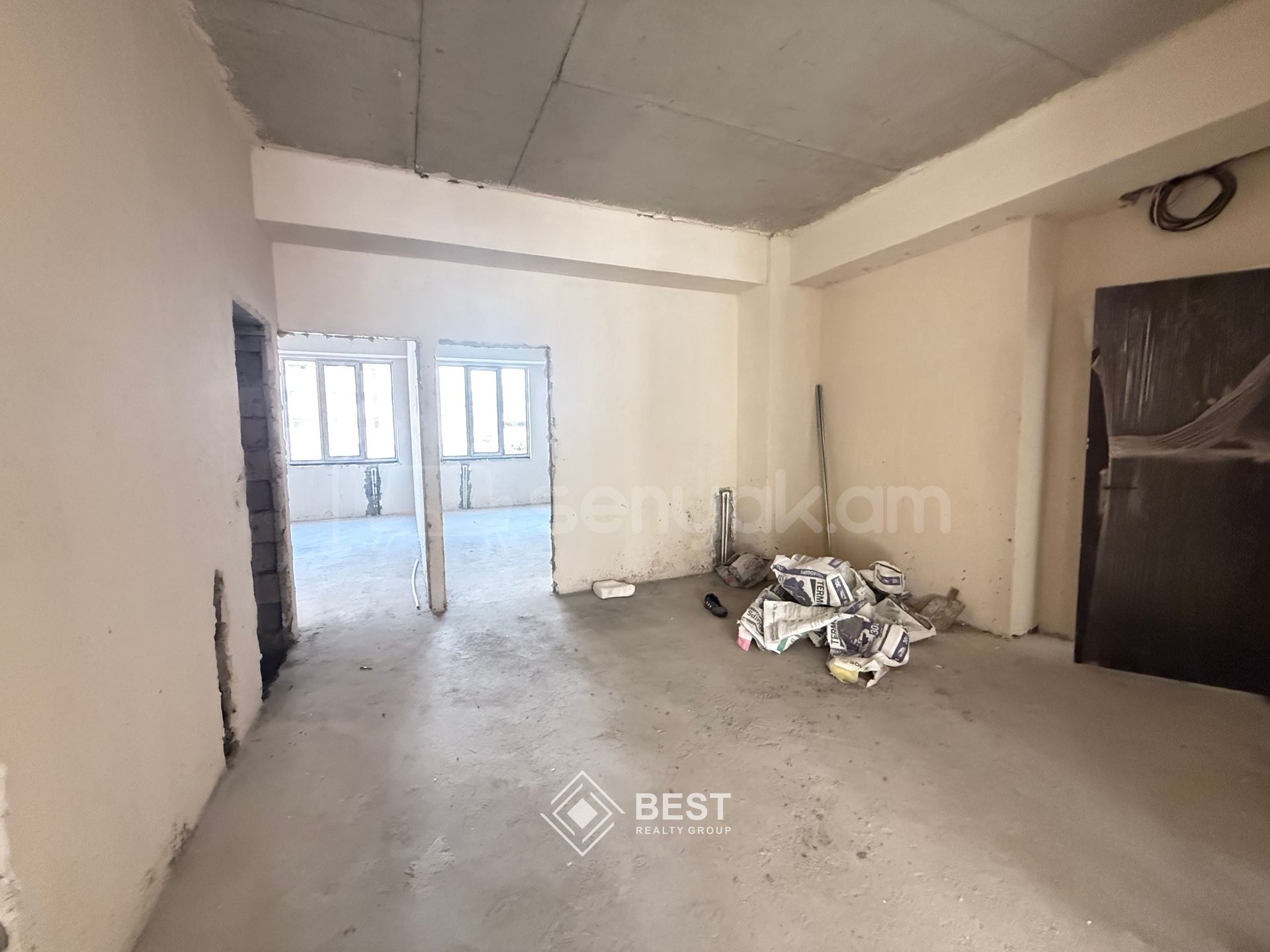 3 Սենյականոց Բնակարան Նորակառույցում, 105քմ, 2/9 հարկ, Զրոյական Վիճակում