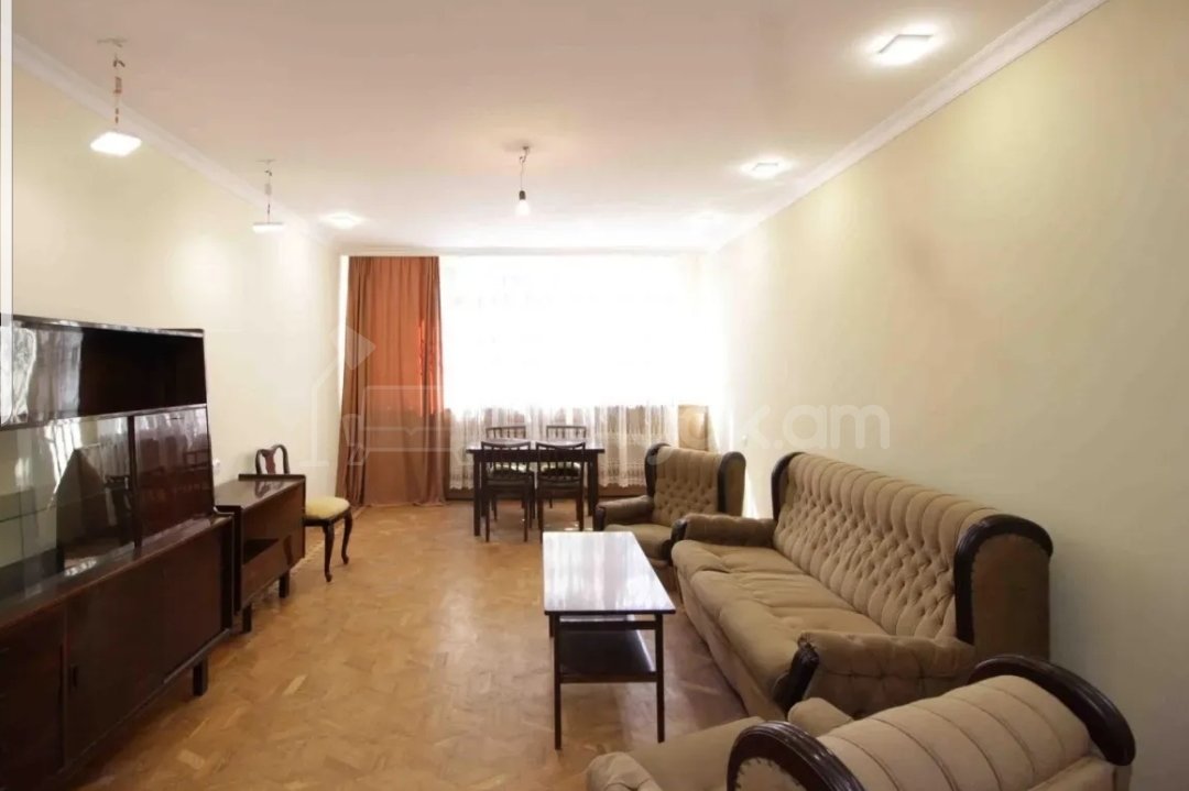 4 Սենյականոց Բնակարան Քարե Շենքում, 100քմ, 1/9 հարկ, Նորմալ Վիճակում, Կահավորված, Արևկող