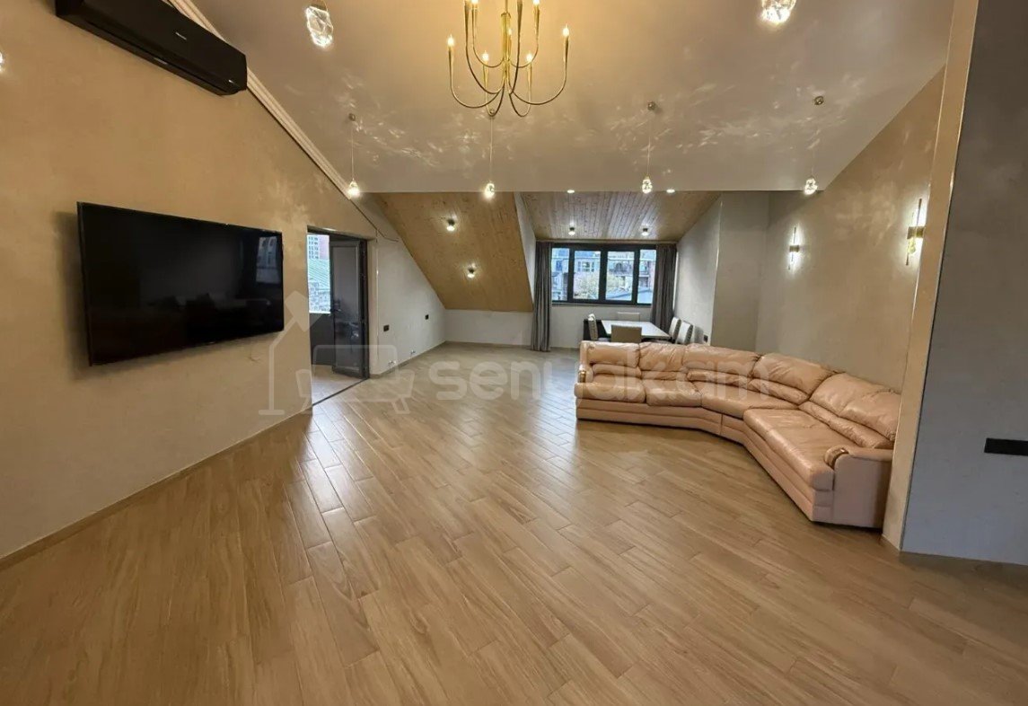 3 Սենյականոց Բնակարան Քարե Շենքում, 165քմ, 5/5 հարկ, Դիզայներական Վերանորոգված, Կահավորված