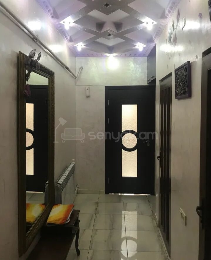 4 Սենյականոց Բնակարան Քարե Շենքում, 105քմ, 1/4 հարկ, Կապիտալ Վերանորոգված