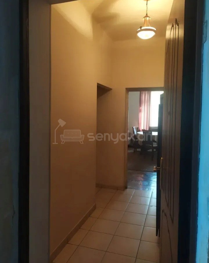 3 Սենյականոց Բնակարան Քարե Շենքում, 62քմ, 1/4 հարկ, Կապիտալ Վերանորոգված