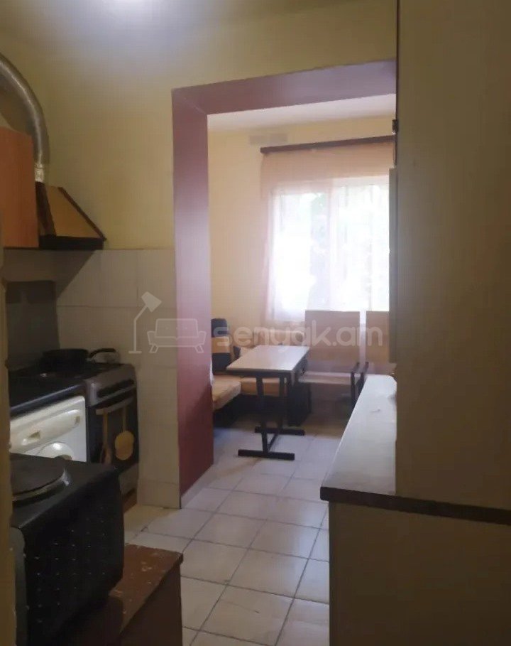 3 Սենյականոց Բնակարան Քարե Շենքում, 62քմ, 1/4 հարկ, Կապիտալ Վերանորոգված