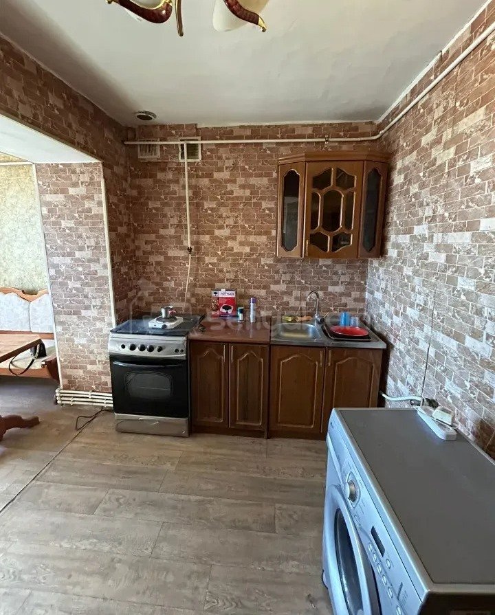 1 Սենյականոց Բնակարան Քարե Շենքում, 43քմ, 5/5 հարկ, Կապիտալ Վերանորոգված