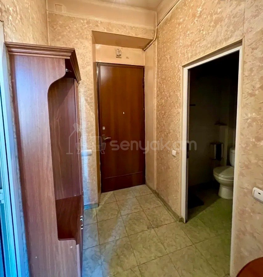 2 Սենյականոց Բնակարան Քարե Շենքում, 38քմ, 5/5 հարկ, Կապիտալ Վերանորոգված