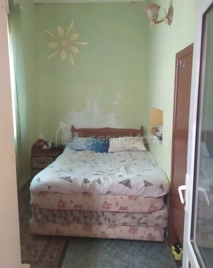 3 Սենյականոց Բնակարան Քարե Շենքում, 62քմ, 1/4 հարկ, Նորմալ Վիճակում